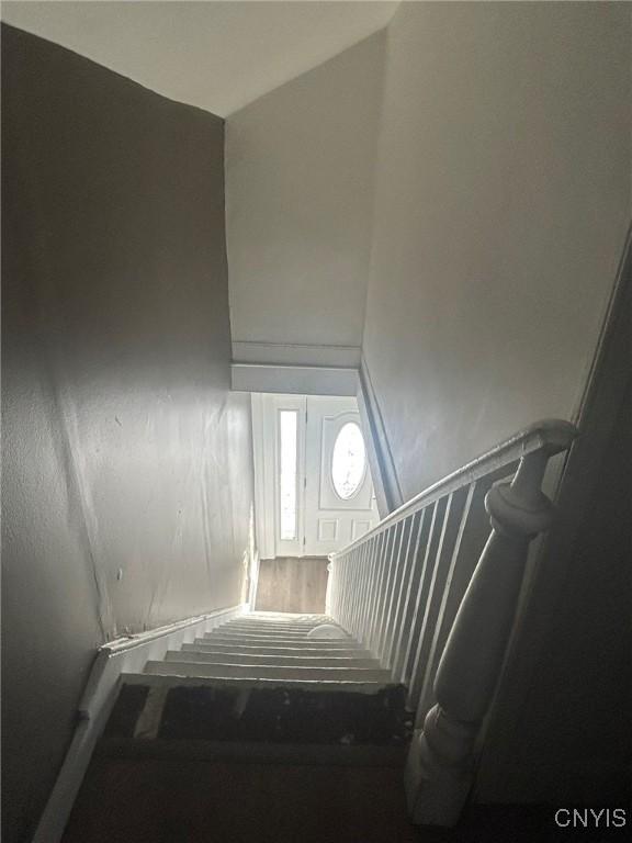 140 Riverside Dr, Utica, NY 13502 - view of stairway