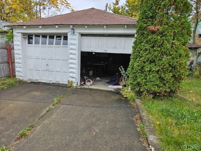 49 Newburgh Ave, Buffalo, NY 14211 - view of detached garage