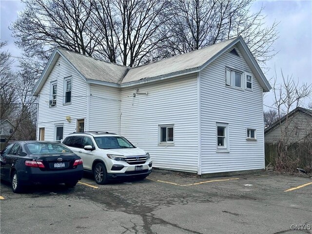 36 Lincoln Ave, Cortland, NY 13045 - view of side of home