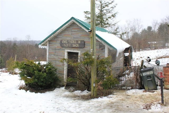 500 Farnham Rd, Sanford, NY 13865 - view of snowy exterior