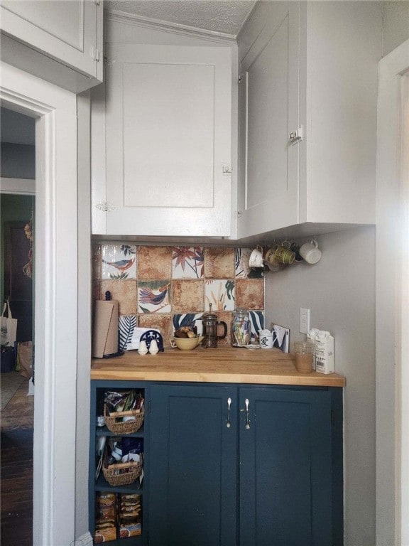 bar with decorative backsplash