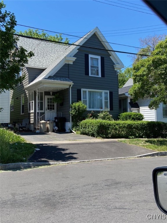 805 Highland St, Syracuse, NY 13203 - photo 1