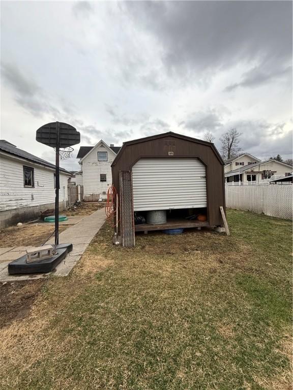 39 Steuben St, Addison, NY 14801 - garage with fence