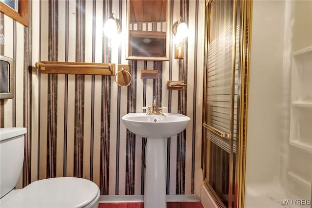 11765 Maple Ridge Rd, Shelby, NY 14103 - bathroom featuring toilet and wallpapered walls