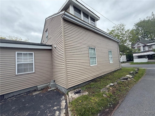 318 Academy St, Watertown-City, NY 13601 - view of side of property