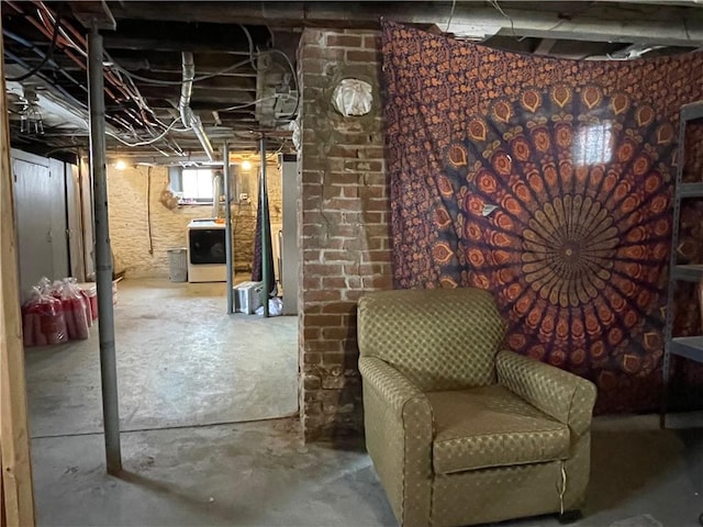 below grade area featuring washer / clothes dryer