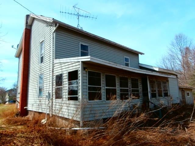 view of side of home