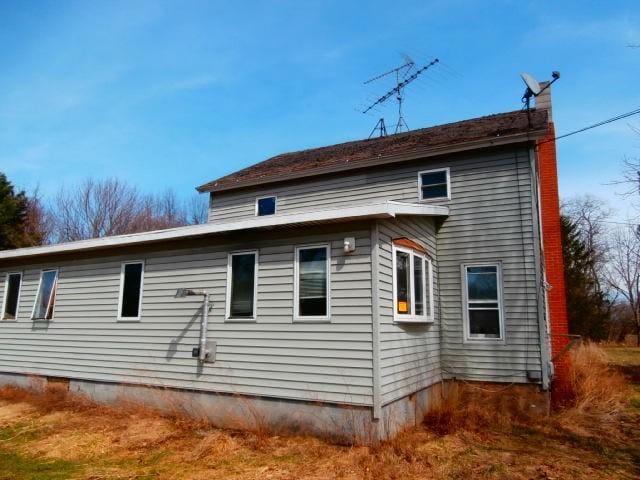view of side of property