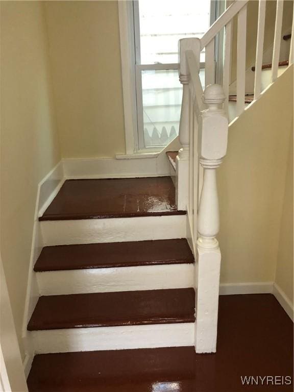 202 Thompson St, Buffalo, NY 14207 - view of stairs