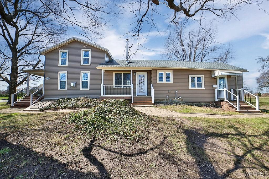 4107 Lockport Rd, Cambria, NY 14094 - view of front of property featuring a porch