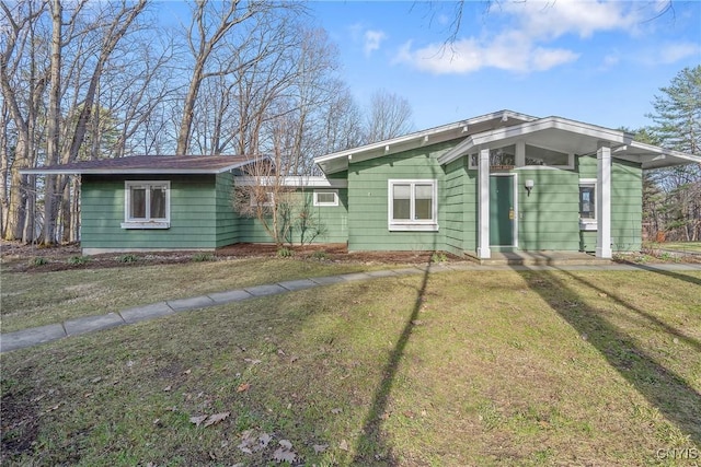 3158 W Lake Rd, Cazenovia, NY 13035 - view of front of property with a front yard