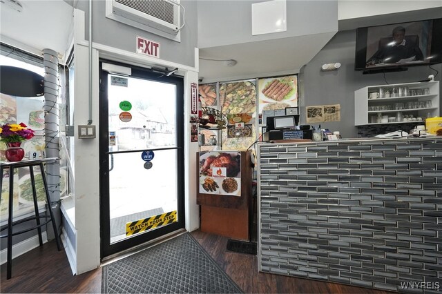 894 Tonawanda St, Buffalo, NY 14207 - view of reception
