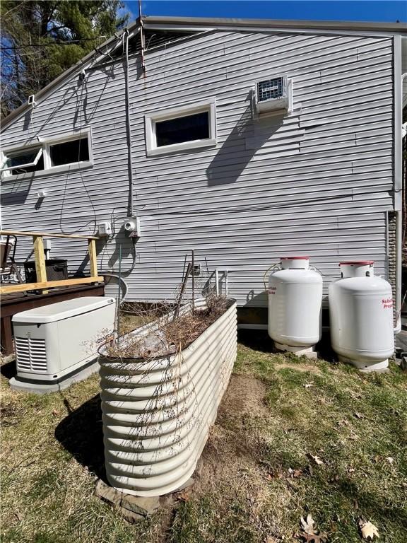 115 Forest Hills Dr, Elmira, NY 14905 - view of side of home