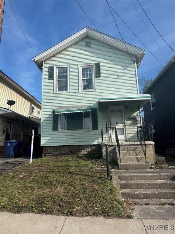 view of front facade featuring covered porch
