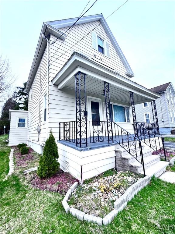 view of front of house with a porch
