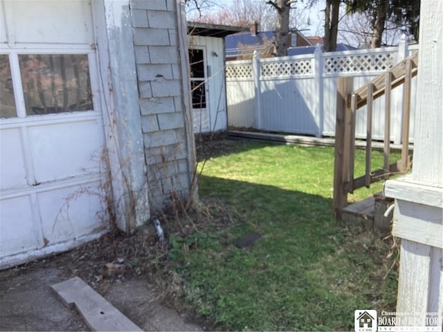 51 Leming St, Dunkirk-City, NY 14048 - view of yard featuring fence