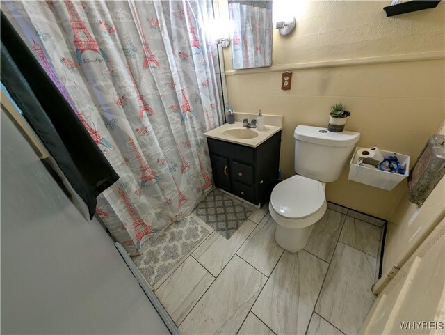 505 Canary St, Dunkirk-City, NY 14048 - bathroom featuring toilet, curtained shower, and vanity