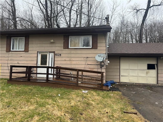 5125 Deliverance Ave, Williamson, NY 14505 - exterior space with roof with shingles, driveway, and a garage