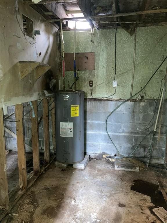 5125 Deliverance Ave, Williamson, NY 14505 - utility room featuring water heater
