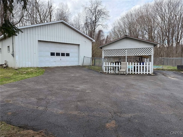 525 Bell Hill Rd, German Flatts, NY 13357 - detached garage with fence