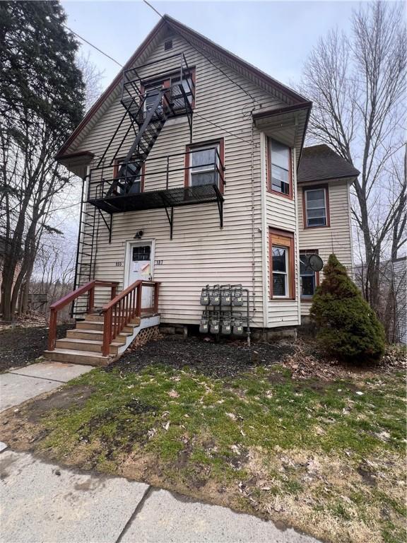 view of front of house