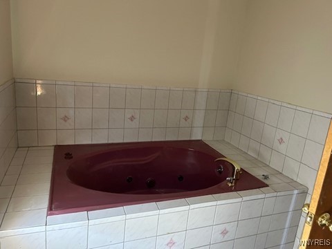 90 Alma Ave, Buffalo, NY 14215 - full bathroom featuring a whirlpool tub