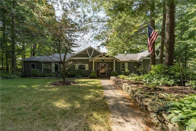 craftsman house with a front yard