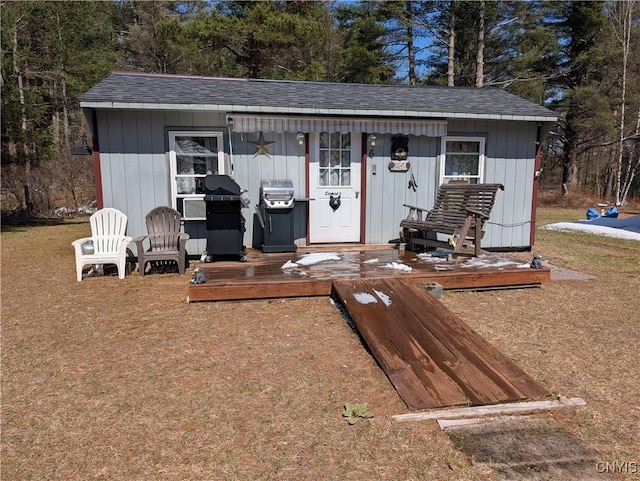 view of outbuilding featuring an outbuilding