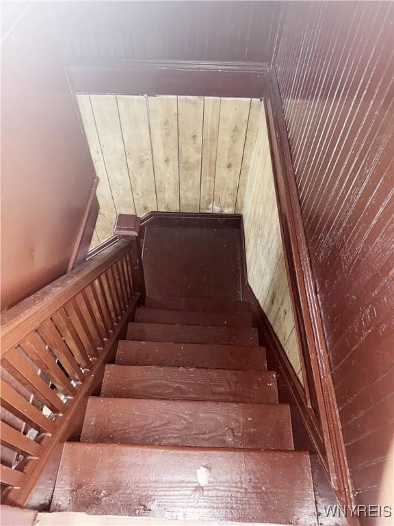 720 Sherman St, Buffalo, NY 14211 - view of stairs