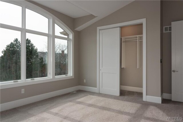 35 Ojibwa Cir, Buffalo, NY 14202 - unfurnished bedroom featuring a closet, carpet, visible vents, and baseboards
