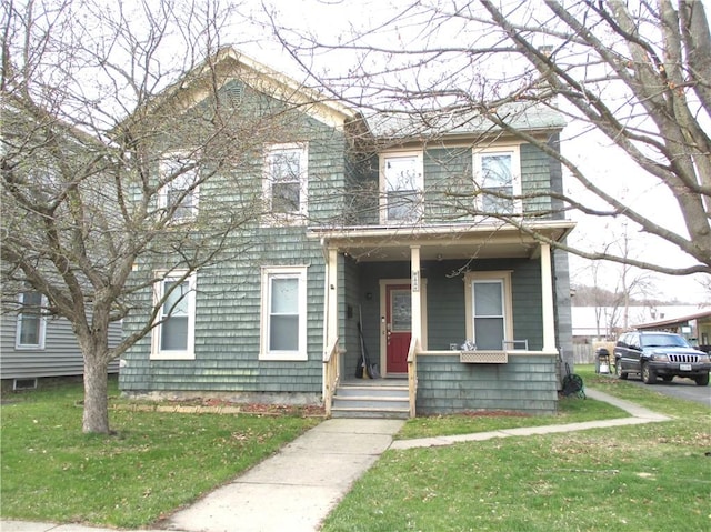 view of front of house featuring a front lawn
