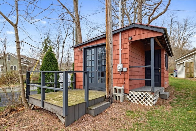 view of outdoor structure featuring an outbuilding
