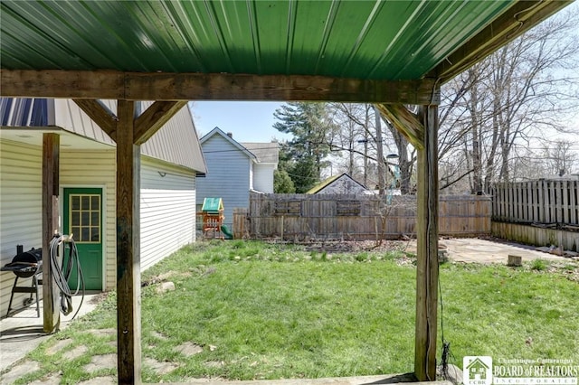 view of yard featuring a fenced backyard