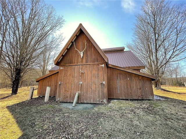 view of outbuilding