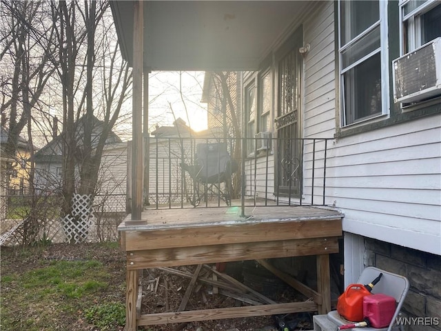 435 Tacoma Ave, Buffalo, NY 14216 - view of wooden terrace