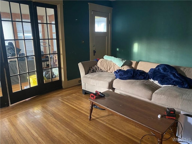 435 Tacoma Ave, Buffalo, NY 14216 - living area featuring wood finished floors and baseboards