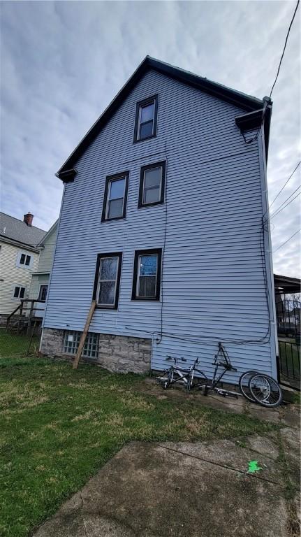 36 Fairfield Ave, Buffalo, NY 14214 - view of side of property with a yard
