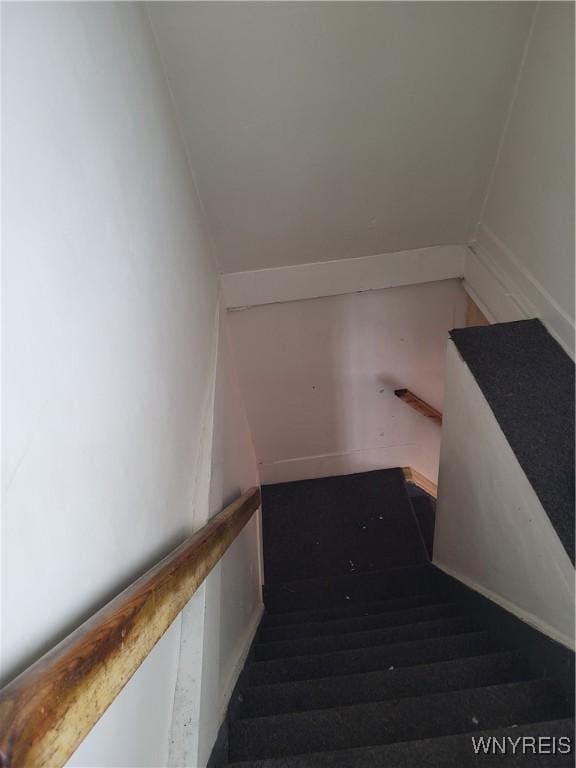 49 Progressive Ave, Buffalo, NY 14207 - view of staircase
