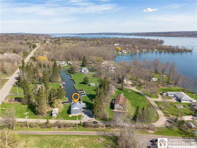 bird's eye view with a water view