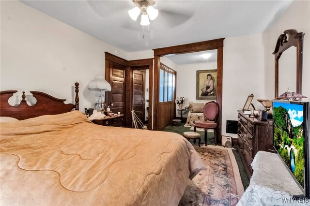 bedroom featuring ceiling fan