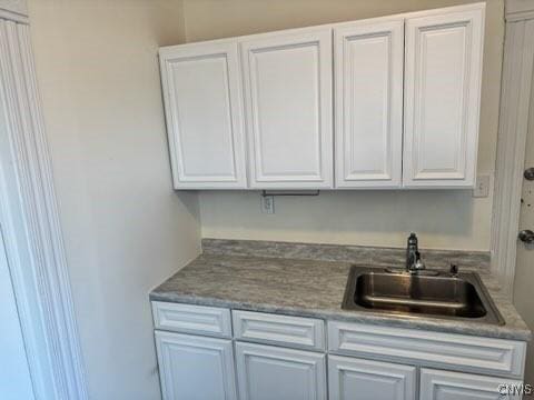 827-29 Burnet Ave Unit 29, Syracuse, NY 13203 - laundry room with a sink