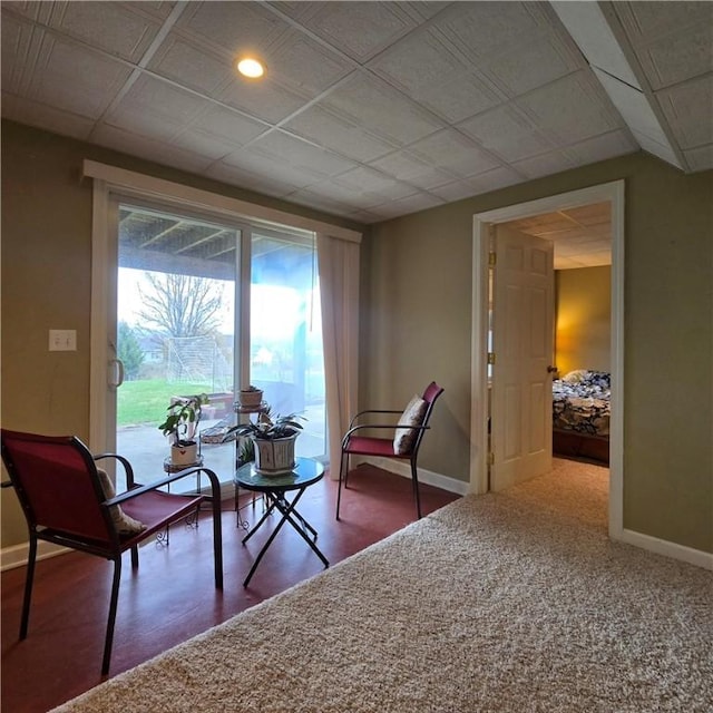 sitting room featuring recessed lighting and baseboards