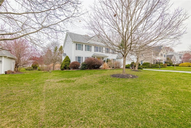 view of front of house featuring a front lawn