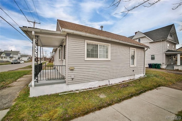 1001 Garden Ave, Niagara Falls, NY 14305 - view of property exterior featuring a lawn