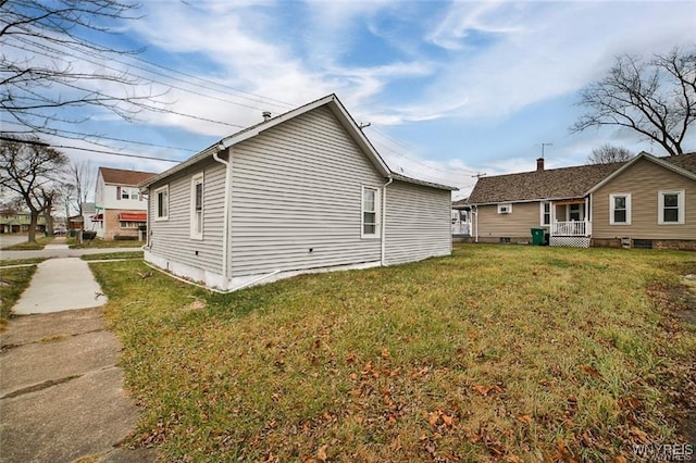 1001 Garden Ave, Niagara Falls, NY 14305 - view of property exterior featuring a lawn