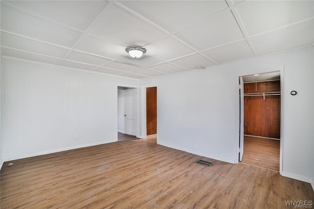 1001 Garden Ave, Niagara Falls, NY 14305 - interior space with wood finished floors, visible vents, and baseboards