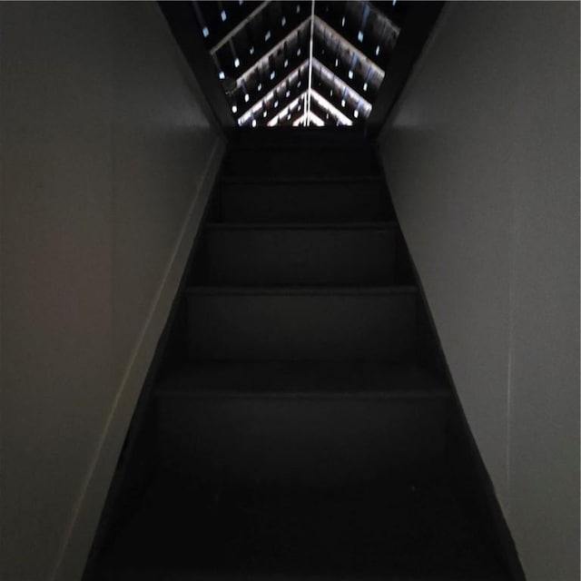 520 Logan St, Elmira-City, NY 14901 - view of staircase