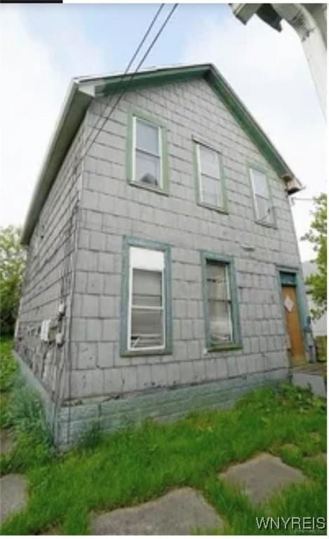 view of side of home