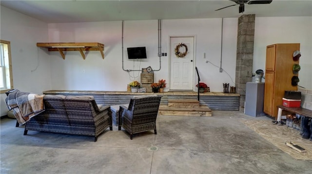 garage featuring ceiling fan