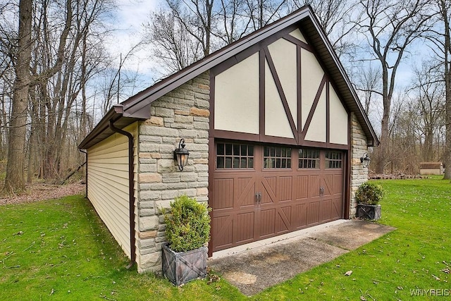 view of detached garage